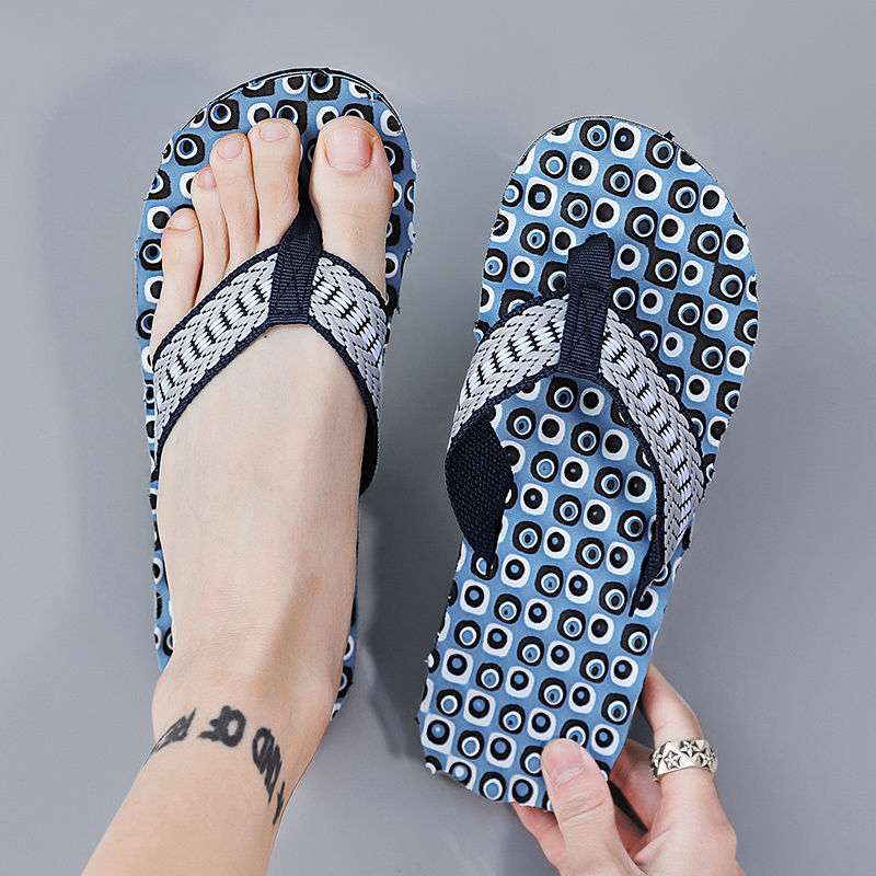 Summer New Personality Trend Korean Version of Men's Slippers Large Size Massage Flip-flops Casual Beach Slippers Vietnamese Sandals