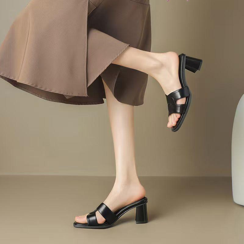 New summer outerwear with French style one-piece slippers and high-heeled sandals. Versatile and popular women's sandals