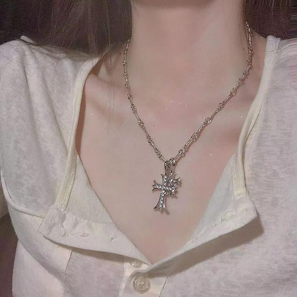 Diamond-encrusted Double Cross Necklace Niche Design Personalized Versatile Collarbone Chain Punk Accessories