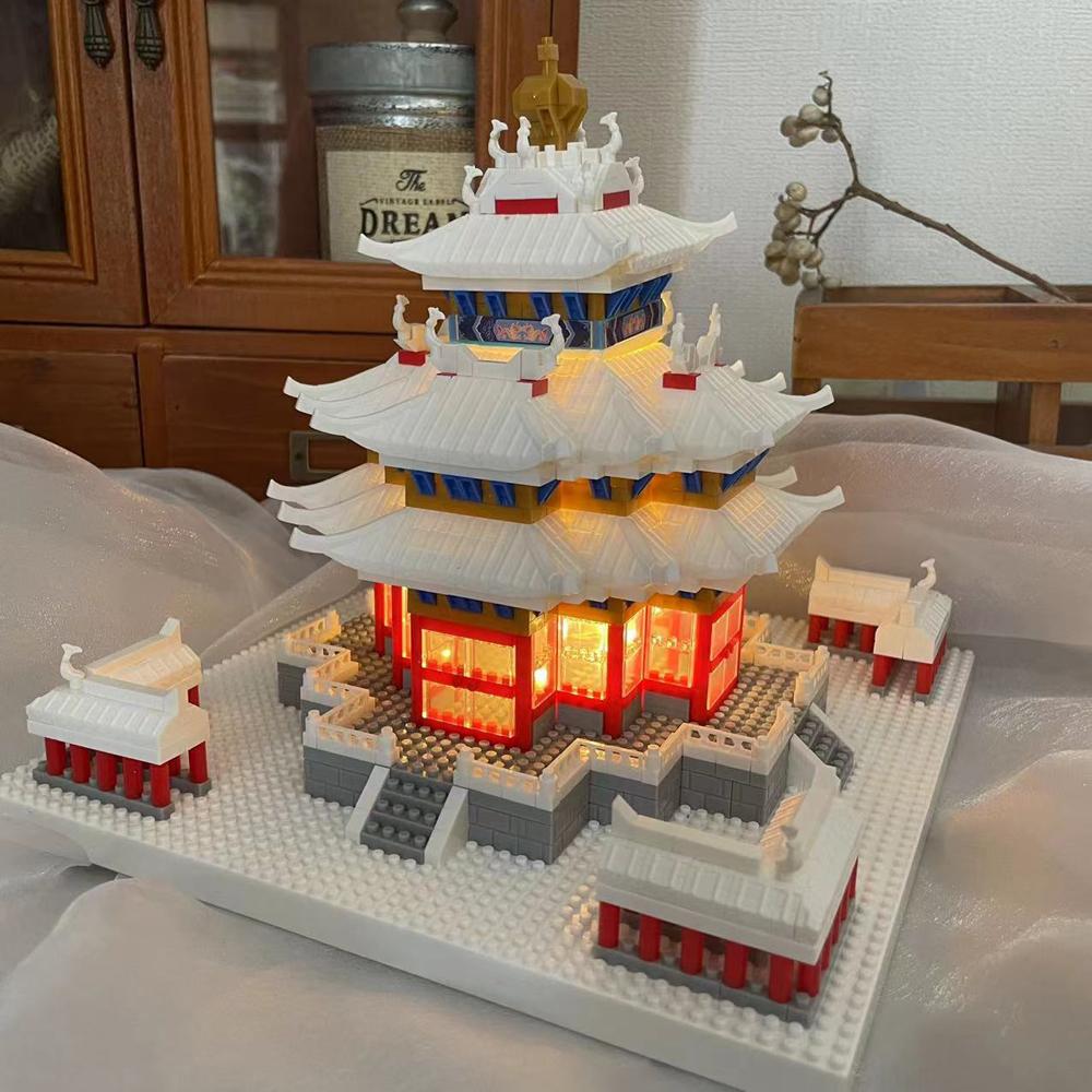 Knew Built Antikes China Schneeiger Turm Bausteine mit LED-Licht Exquisites Konstruktionsspielzeug für malerische Schönheit