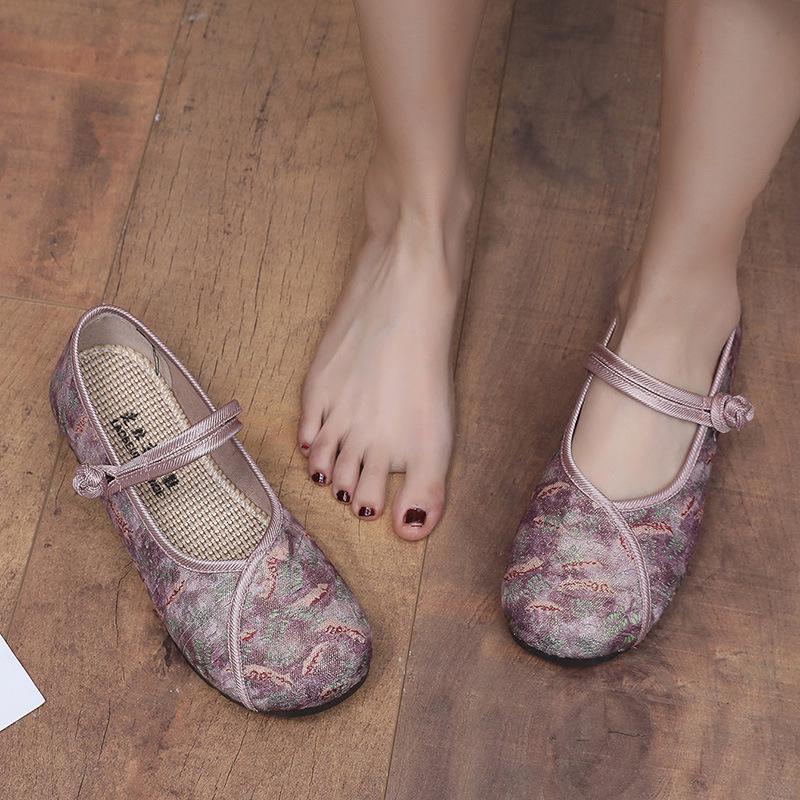 Spring and Autumn Old Beijing Cloth Shoes Women's Single Shoes Breathable Shallow Mouth Retro Embroidered Grandma Shoes Flat Bottom Round Mouth Han