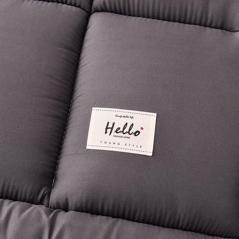 3D Feather Velvet and Lamb Wool Mattress Pad - Plush and Soft for Single or Double Mattresses
