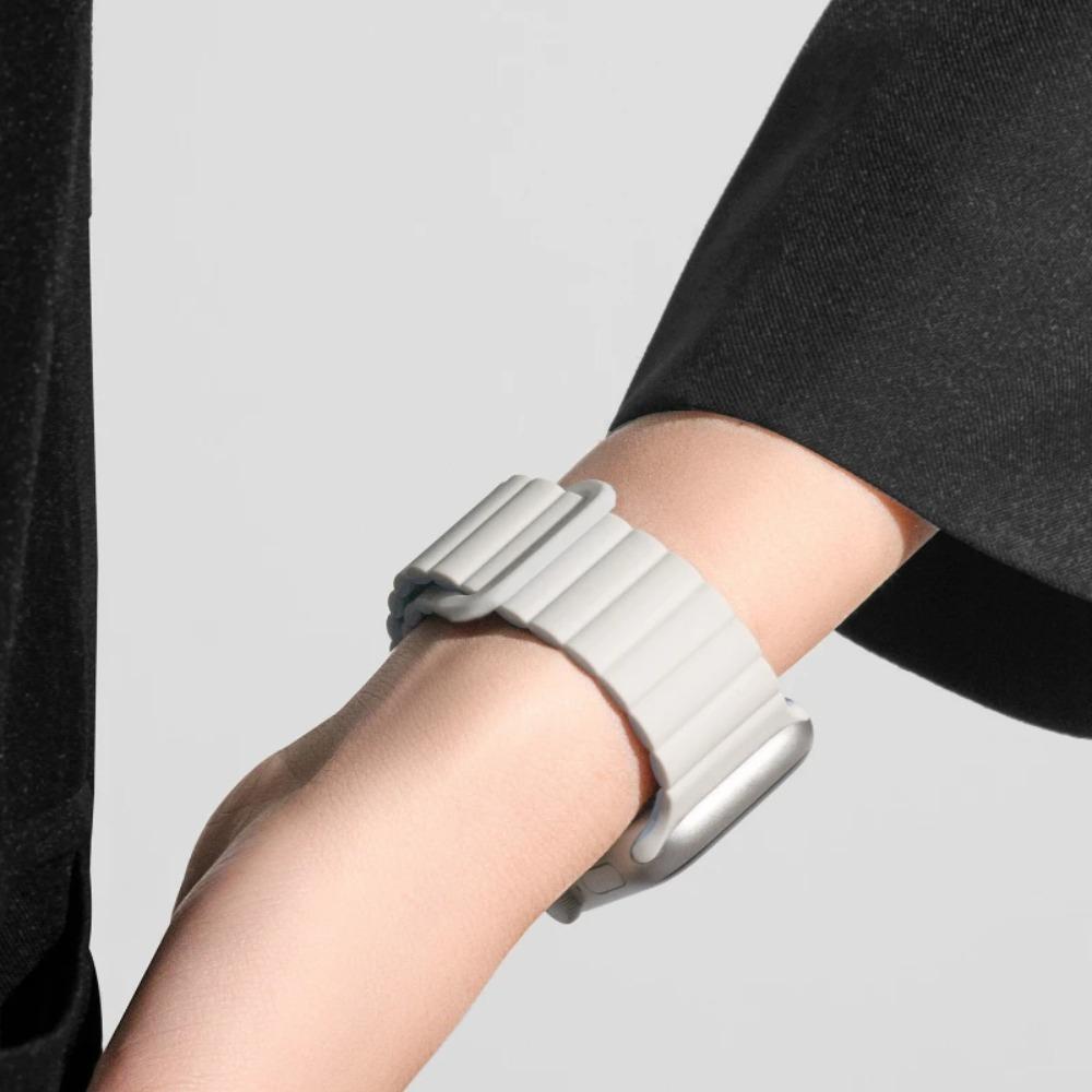 Magnetic Silicone Strap for Apple Watch Band Ultra 2/3 49mm 44mm 40mm 42mm 46mm 41mm 45mm Bracelet IWatch Series 11 10 9 8 7 6 SE 5 4 Correa