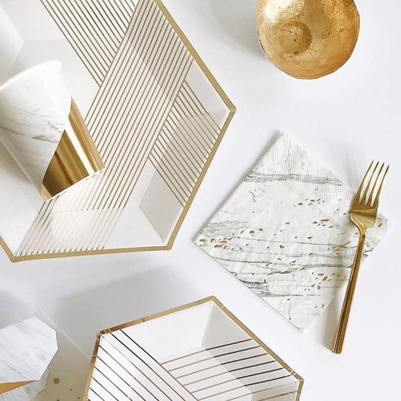 Bílá téma Svatba Párty Zlatý pruh Papírové talíře Kelímky Ubrousky Děti Dospělí Narozeninové nádobí Dekorace na párty Baby Shower