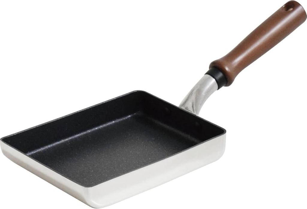 Urushiyama Metal a Japanese manufacturer from a renowned pot and pan production presents this 18x13cm aluminum frying pan for quick Suitable for gas