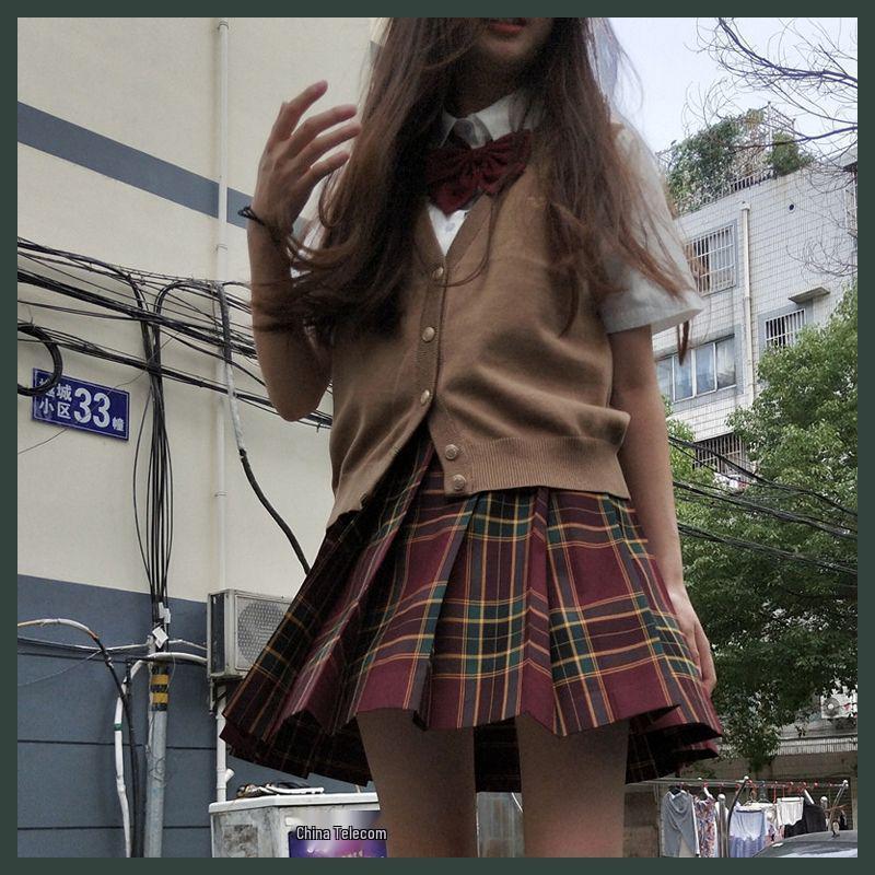 Japanese Style Knitted Cardigan Vest - Solid Color, Academic Look, Versatile Sweater for Spring and Autumn