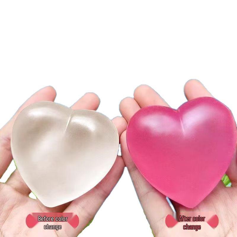 Heart-Shaped Color-Changing Stress Relief Toy with Slow Rebound and Light Plasticity.