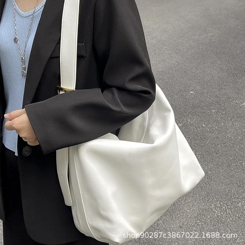 Spring and Summer New Tote College Students Commute To Class Large Capacity Wide Shoulder Strap Soft Leather Portable Messenger Bag Casual