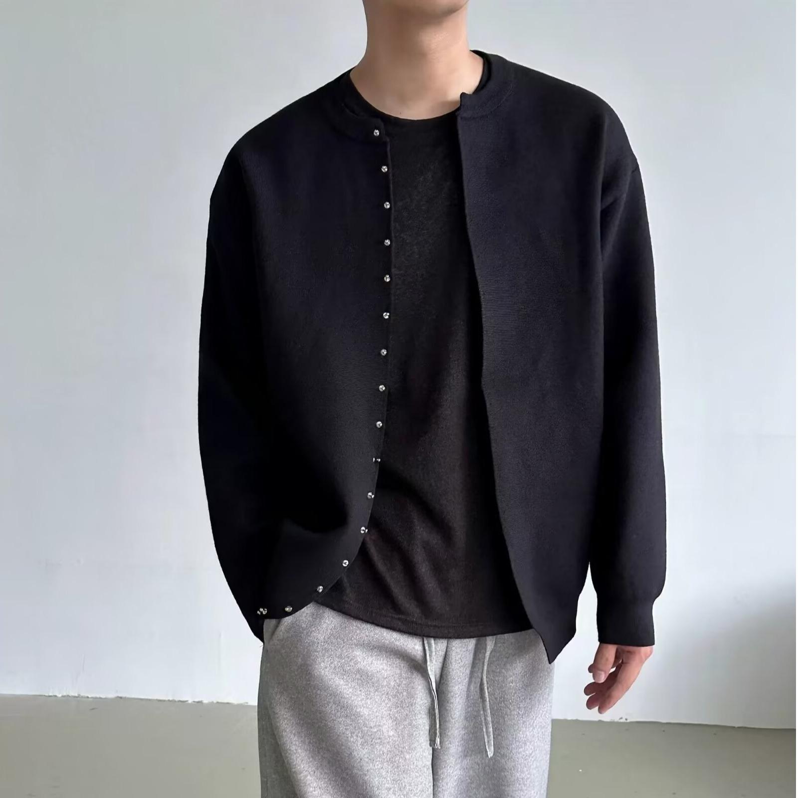 

Корейский однотонный вязаный кардиган с металлическими пуговицами XL чёрный