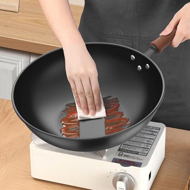 KOBACH Upgraded Nitrided Iron Wok (32cm)