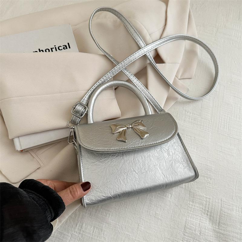 Simple and Fashionable Small Square Bag for Women's Popular Handbag for Women's Spring New Fashion Retro Shoulder Bag