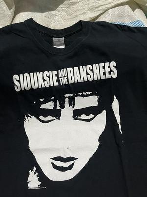 Tops – T-Shirts