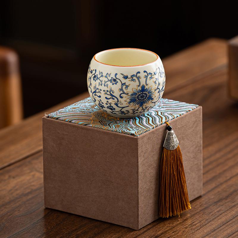 Blue and white Ru kiln master cup ceramic tea cup wind enamel color meditation tea cup high-end household tea drinking single cup