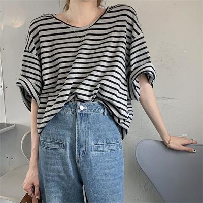 Striped Short Sleeved T-shirt for Women Summer Hong Kong Style Retro Design Loose and Slimming Top