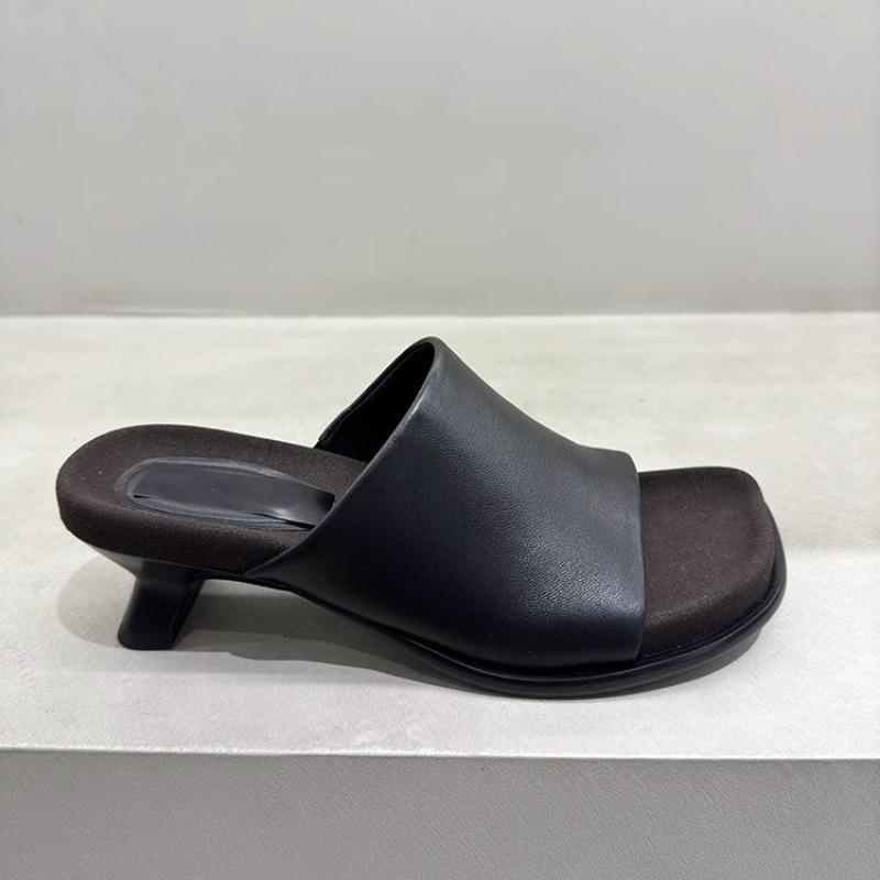 Super soft and waxy sheepskin women's slippers wear summer new leather medium heel kitten and one-word mop versatile sandals