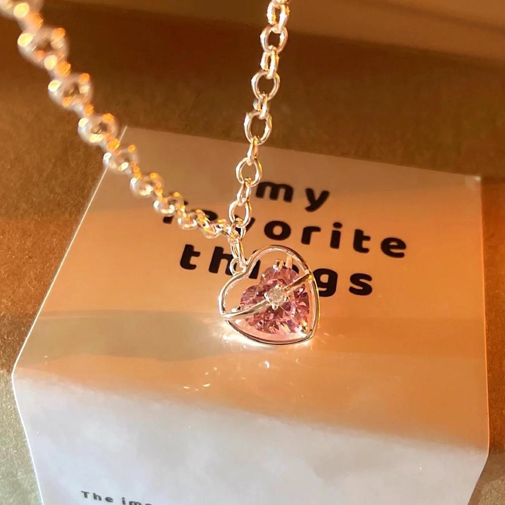 Elegant Pink Diamond Heart Necklace: Versatile Luxury Design for Women