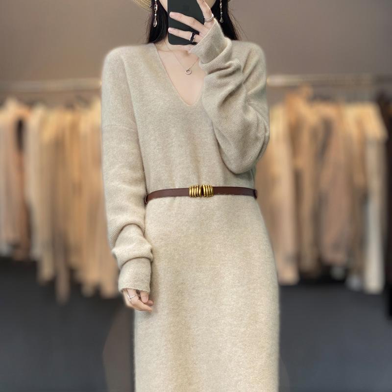 Abito-Maglione in Maglia di Cashmere a Manica Lunga con Scollo a V Slim Fit per Autunno e Inverno