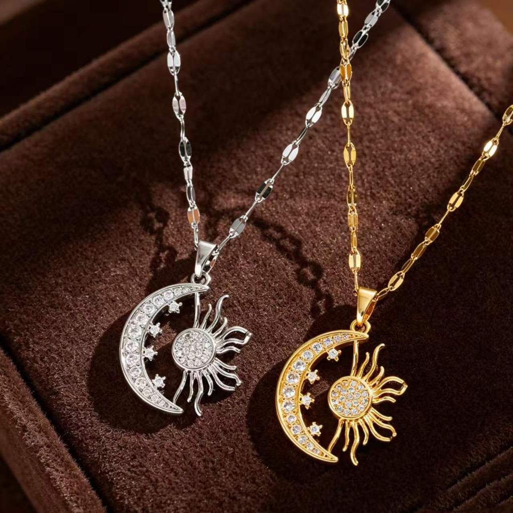 High-end Light Luxury Jewelry Female Planet Necklace Necklace Versatile High-end Clavicle Chain