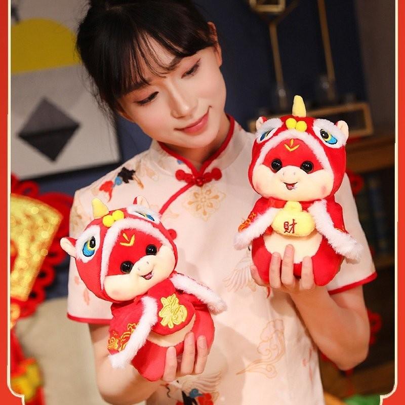 Bunte und weiche Schlangen-Plüschpuppe mit bezauberndem Umhang und Saugnapf-Funktion