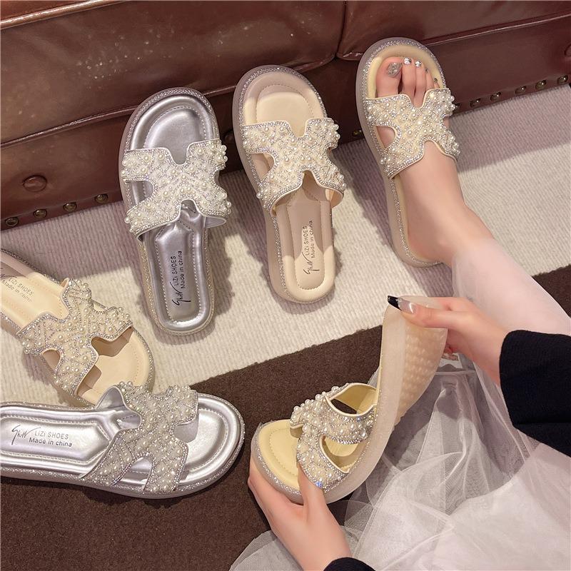 Beautiful cool slippers female summer wear new exquisite fairy beach with skirt flat bottom slippers with water diamonds