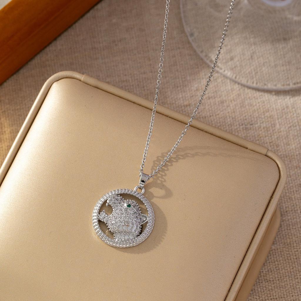 Micro Paved Titanium Steel Cross Pendant Necklace For Women Stylish Versatile Delicate Collarbone Chain