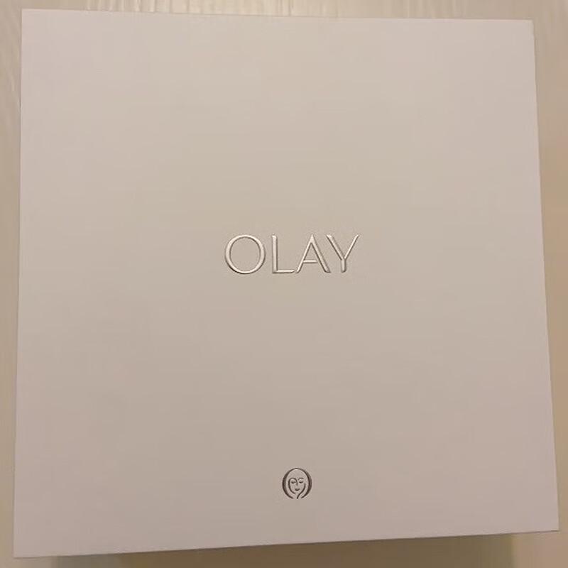 Olay Hydrating White Bottle Whitening Skincare 6-Piece Gift Set