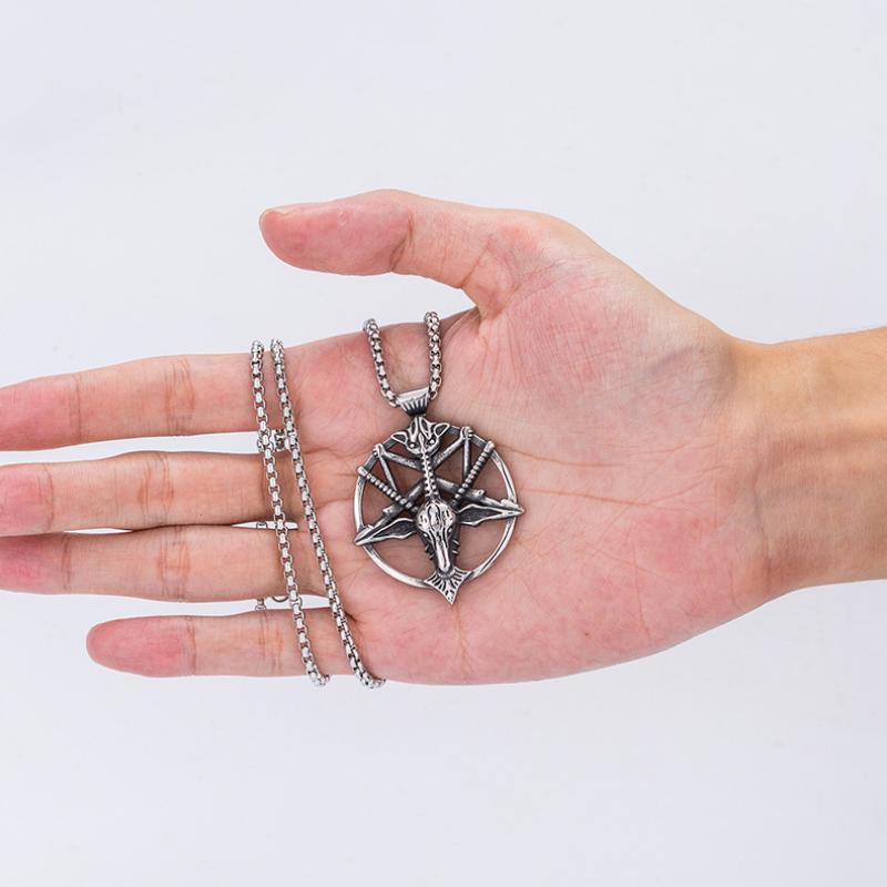 New Skeleton Head Divine Sheep Necklace Titanium Steel Pendant Pendant for Men and Women Trendy Brand