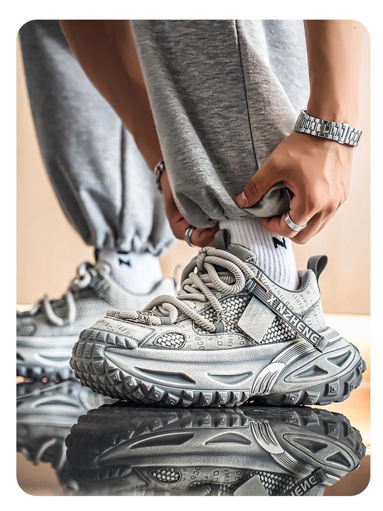 Men's Light Luxury Mesh Sports Shoes: Non-Slip, Breathable, Thick Sole, Height-Increasing, Autumn/Winter Casual Running Dad Shoes.