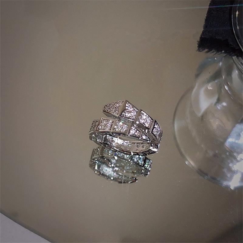Luxury Diamond Snake-shaped Ring for Women Ins Fashion Finger Adjustable Ring Men Ring