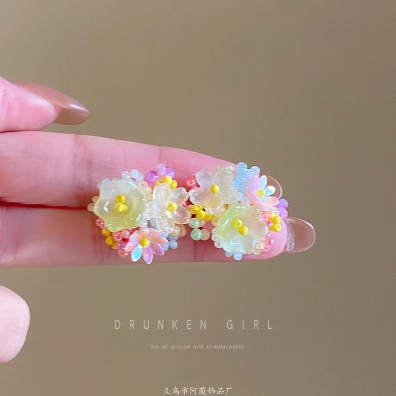 

Текстильные серьги-подвески с цветами, простые и милые пасторальные серьги, нишевая мода, маленькие свежие серьги