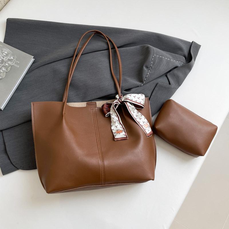 

Большая сумка 2025 новая повседневная сумка-мессенджер для поездок на работу, для покупок, большой вместимости, красивая сумка на плечо, сумка-тоут, женская сумка коричневый