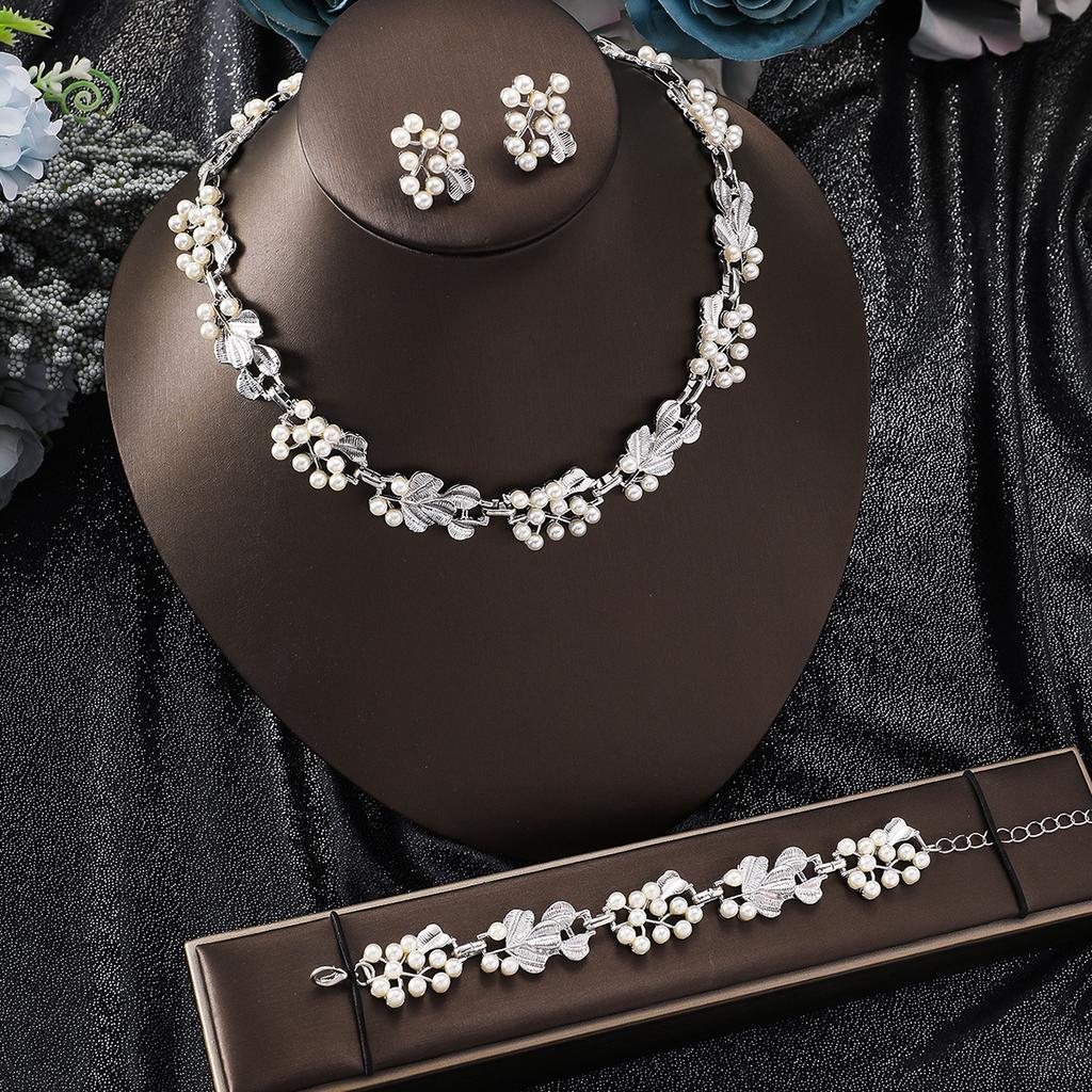 Pearl necklace, earrings, bracelet, jewelry set, women's high-end, fashionable, vintage clavicle chain