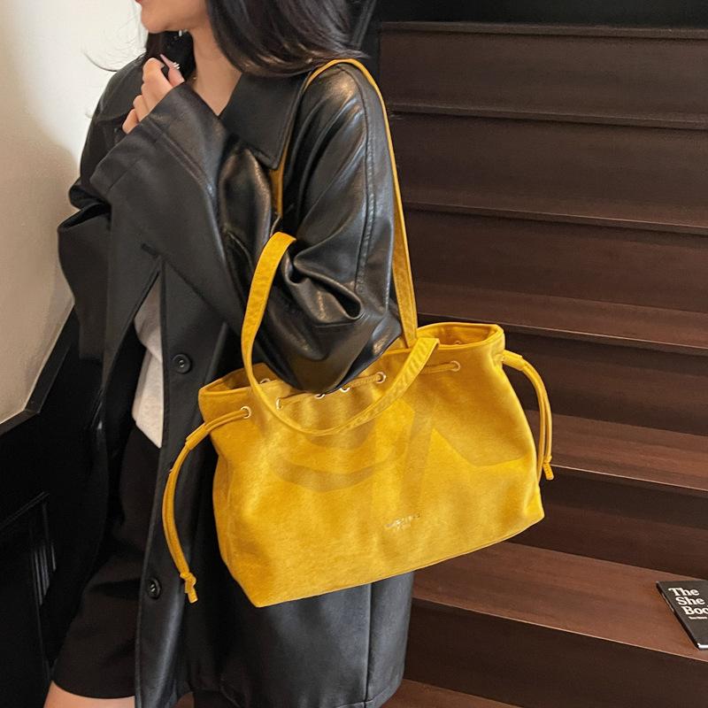 Large Capacity New Tote Bag 2025 Suede Casual Korean Version Ins Versatile Portable Shoulder Bag Fashion Trendy Light Luxury
