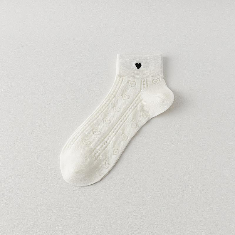 Women's Spring and Summer Thin Cotton Socks, Short Socks, Sweat-absorbing and Breathable Boneless Socks, Mesh Heart-shaped Embroidered Socks