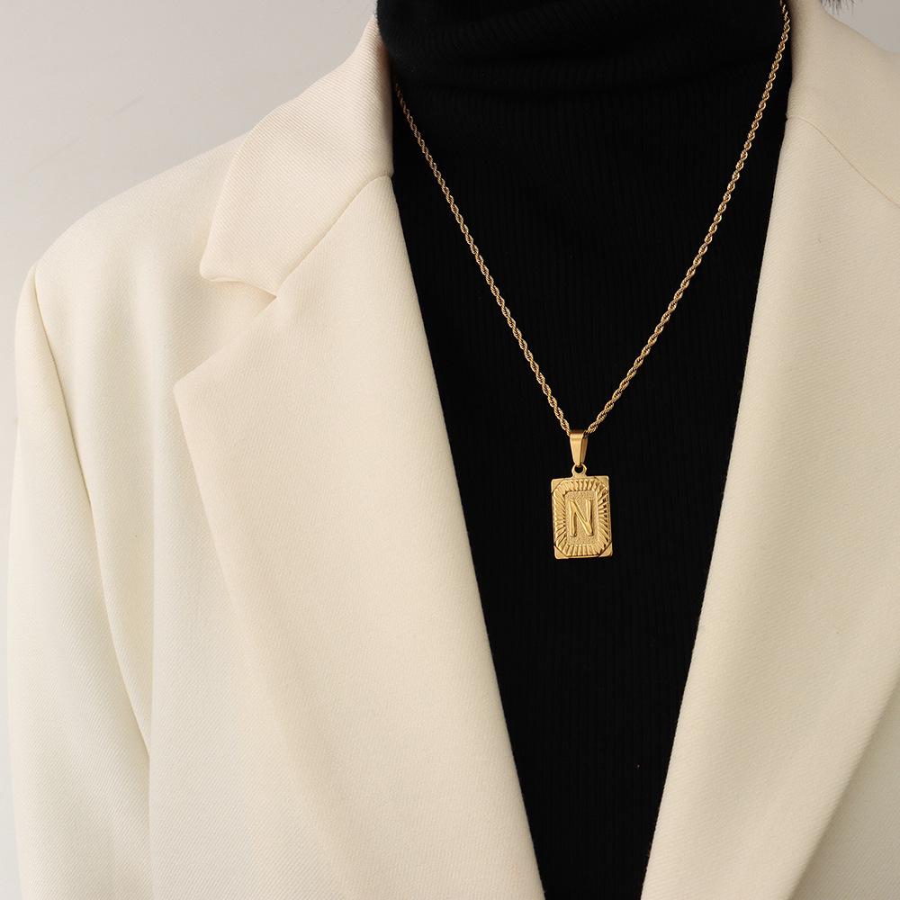 Qiong Yao Hip Hop 26-Letter Square Pendant Necklace, Clavicle Chain, 18K Gold Plated Titanium Steel.