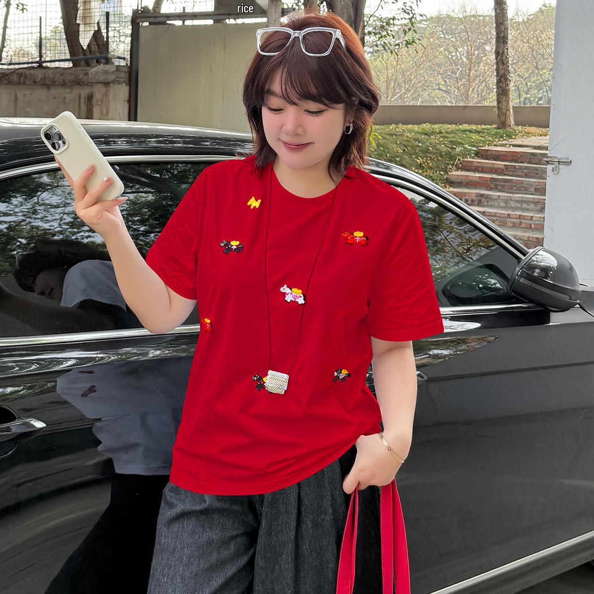 

Spring/Summer Plus Size Women s Embroidered T-shirt - Short Sleeve, Regular Shoulder, Fits up to 240 Jin 3XL червоний