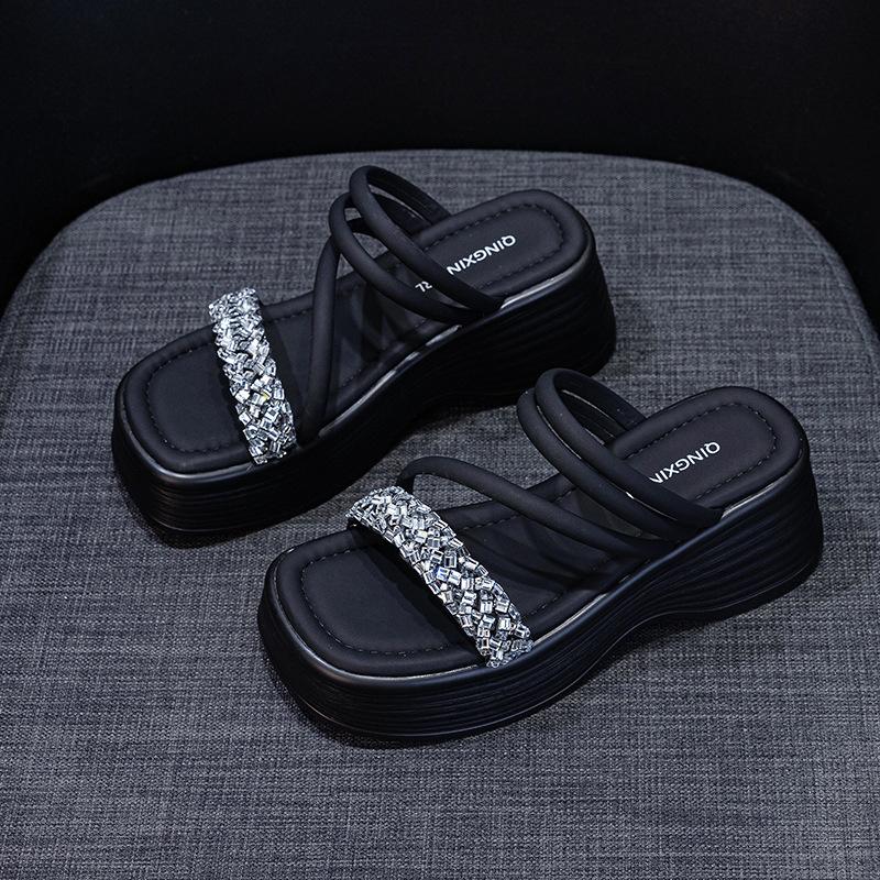Small Thick-bottomed Cool Slippers Female 2025 Summer New Two Wear Height-increasing Fairy Wind Beach Wear Female Cool Slippers