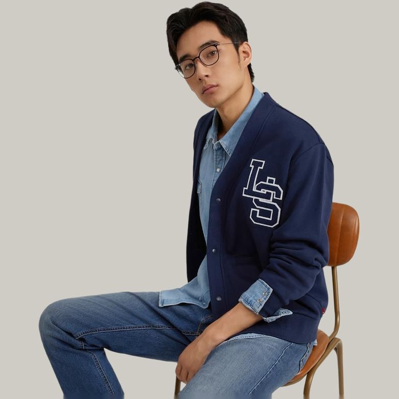 Levis Flocked Patch Printed Loose Fit Drop Shoulder Fleece V-Neck Long Sleeve Knit Sweater Men Sweater Dark-Blue 002HM-0001