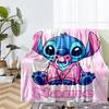 Coperta Stampata Tema Stitch con Nome Personalizzato - Perfetta per Divano, Letto, Viaggi e Uso Esterno | Lavabile in Lavatrice, Accogliente e Resistente.