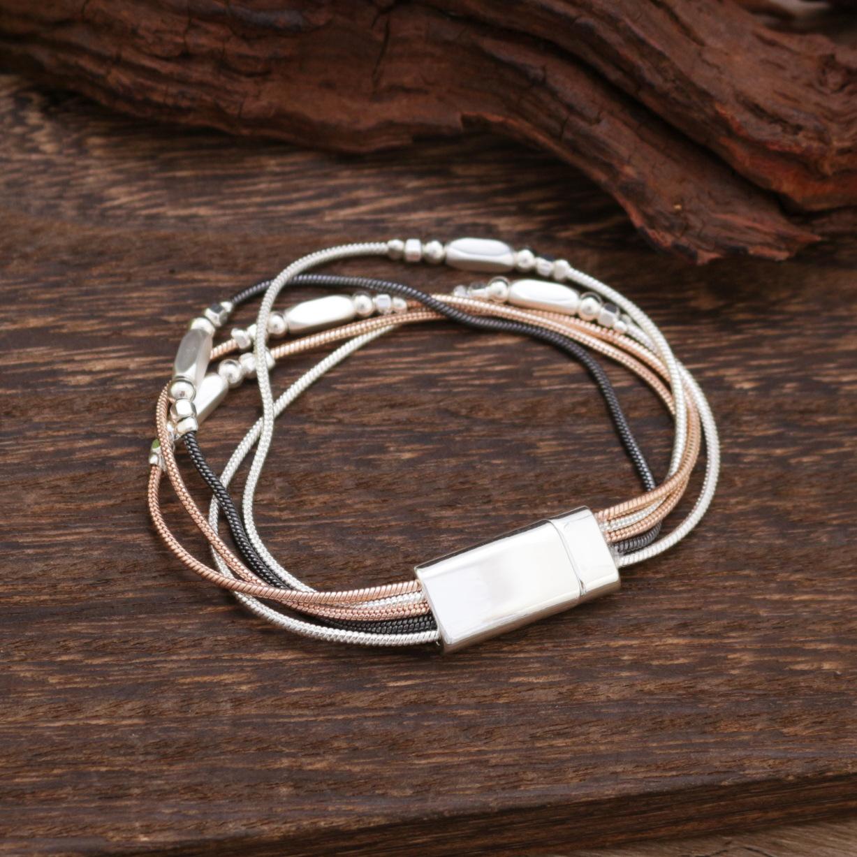 

Четырехцветный плетеный браслет-магнит из змеиной кости, браслет из сплава с магнитной застежкой, модный универсальный браслет для мужчин и женщин