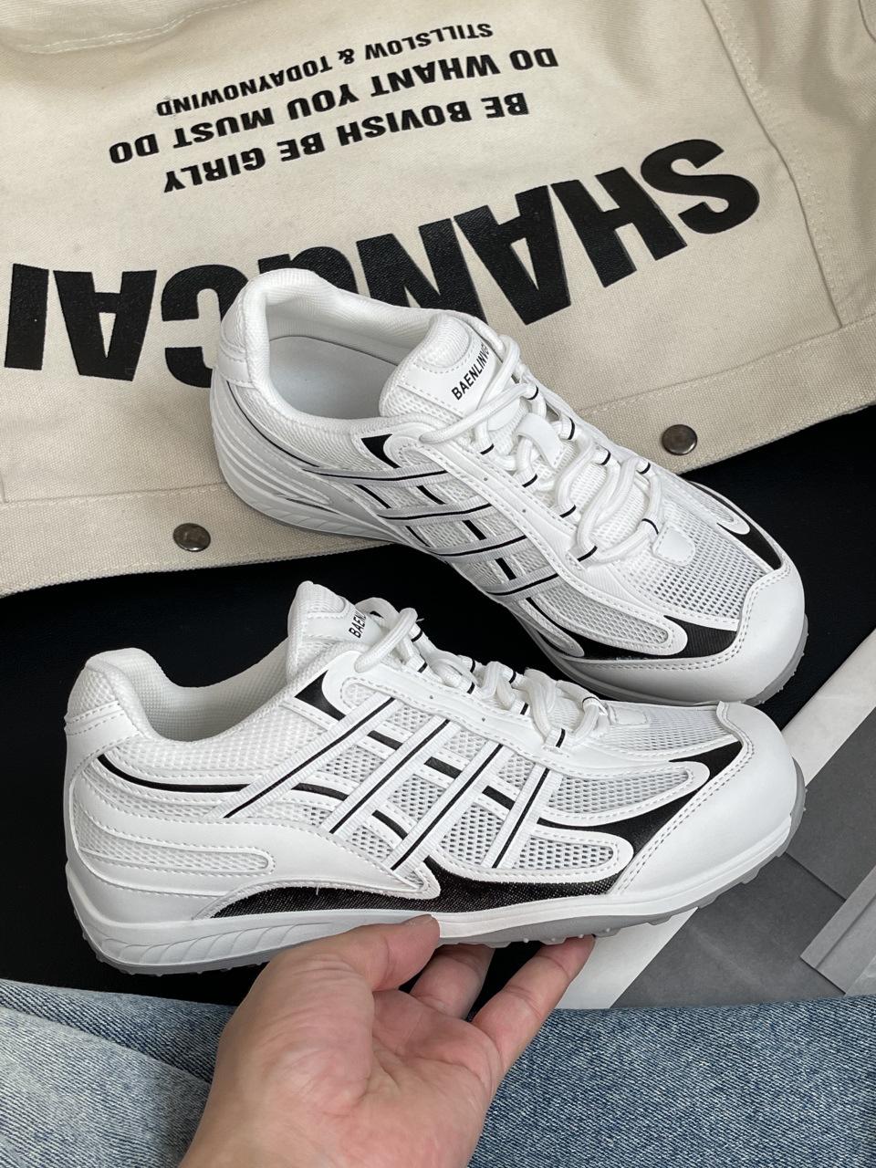 

Breathable mesh Forrest Gump Dexun women s shoes 2025 summer new round head flat bottom transportation light moving lace-up leisure sports 35