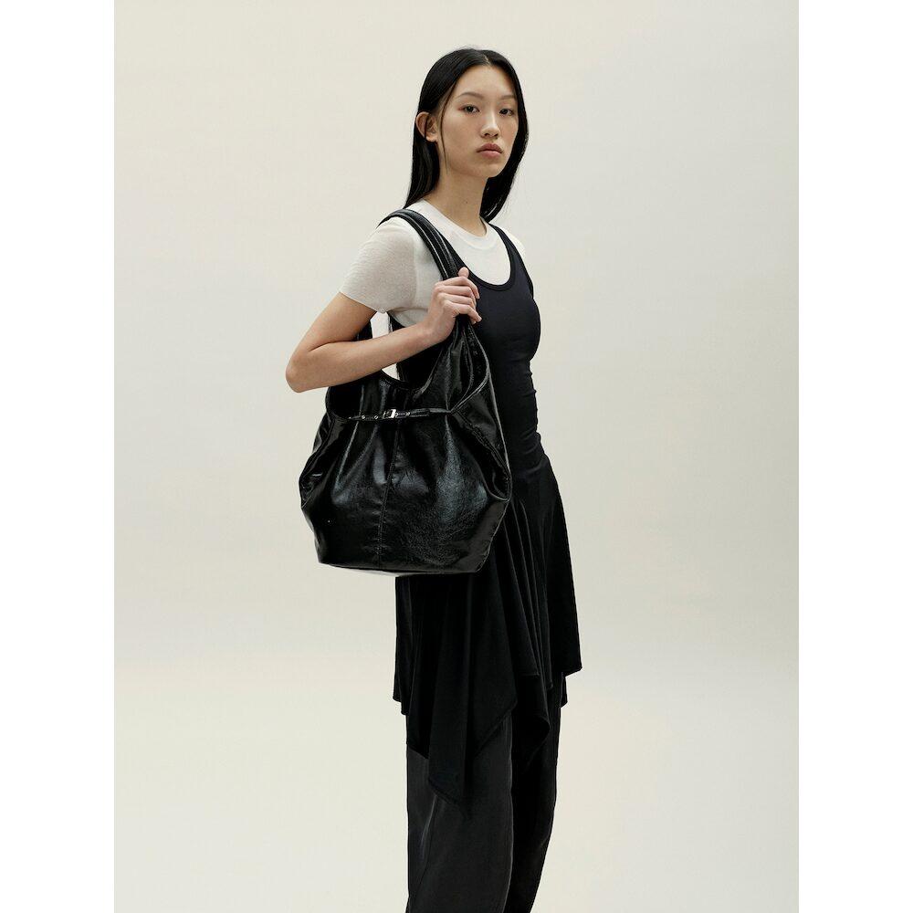 Anggae Glossy Big Shoulder Bag Black