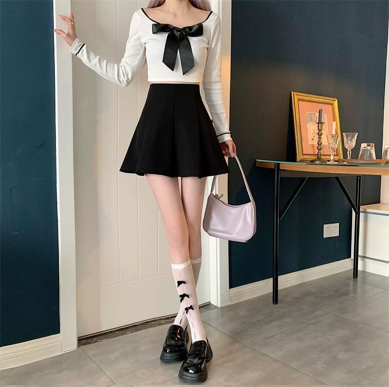 2026 Spring/Autumn Net Celebrity Women's High-Waisted A-Line Slim Short Skirt - Fluffy & Anti-Exposure