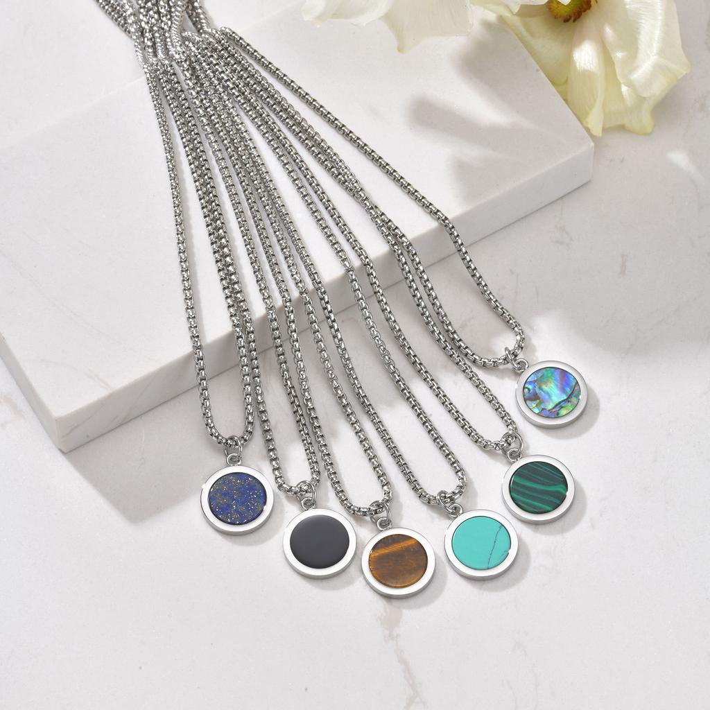 Runde Plattenanhänger Halskette Edelstahl Schlüsselbeinkette für Männer und Frauen Handgefertigtes Mode-Party-Accessoire