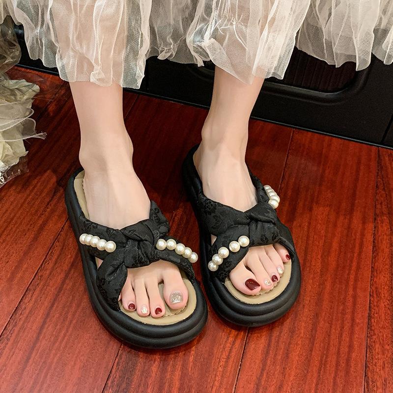 

Крутые тапочки женские летние для улицы модные 2025 новые красивая юбка платформа пляжные сандалии шлепанцы 40 чёрный