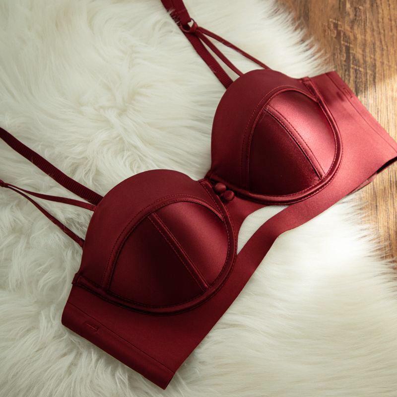 

Elegant French Cutout Push-Up Lingerie Bra for Women - Enhances Small Bust with Anti-Sagging Support and Stylish Back Design 36/80AB красный
