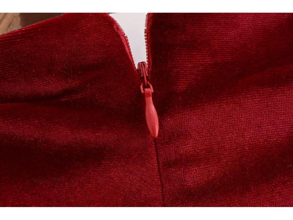 2024 Winter Women's European & American Fashion Velvet Dress with Shoulder Pads