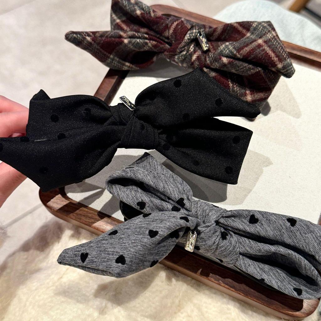 Retro Plaid Wool Bow Hair Clip – Age-Reducing, Girlish Bun Accessory
