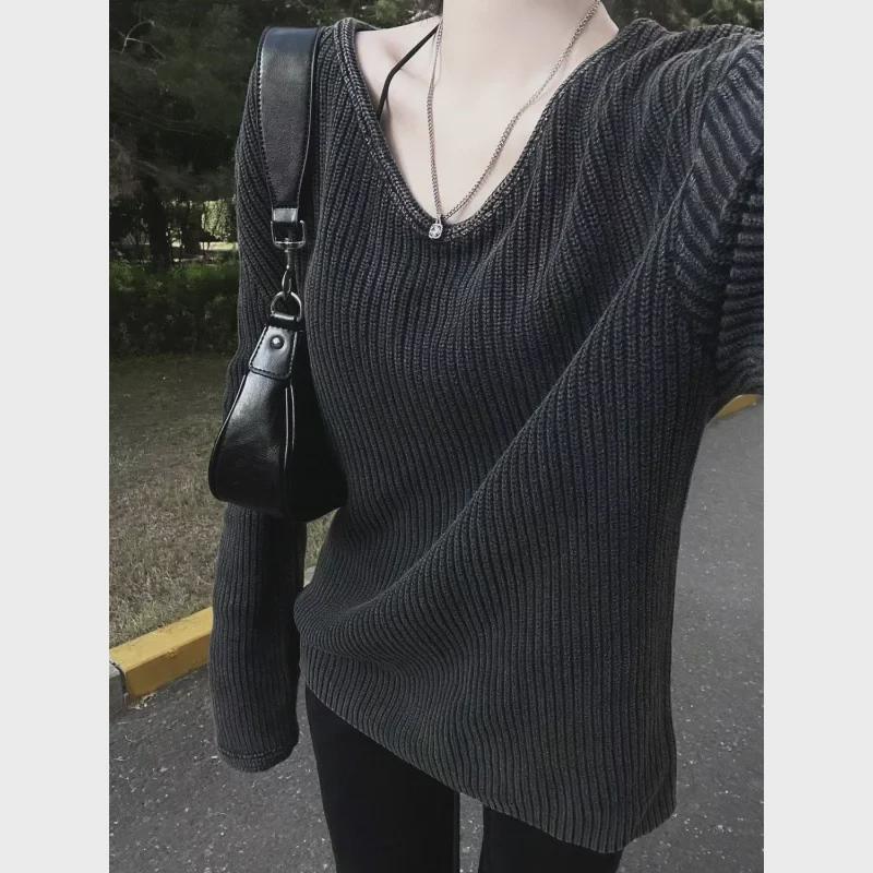 2024 Autumn V-Neck Gray Sweater: Loose, Casual Fit for Women