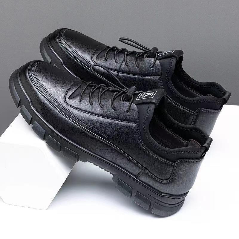 2025 New Men's Korean Style Casual Soft Bottom Breathable Leather Shoes